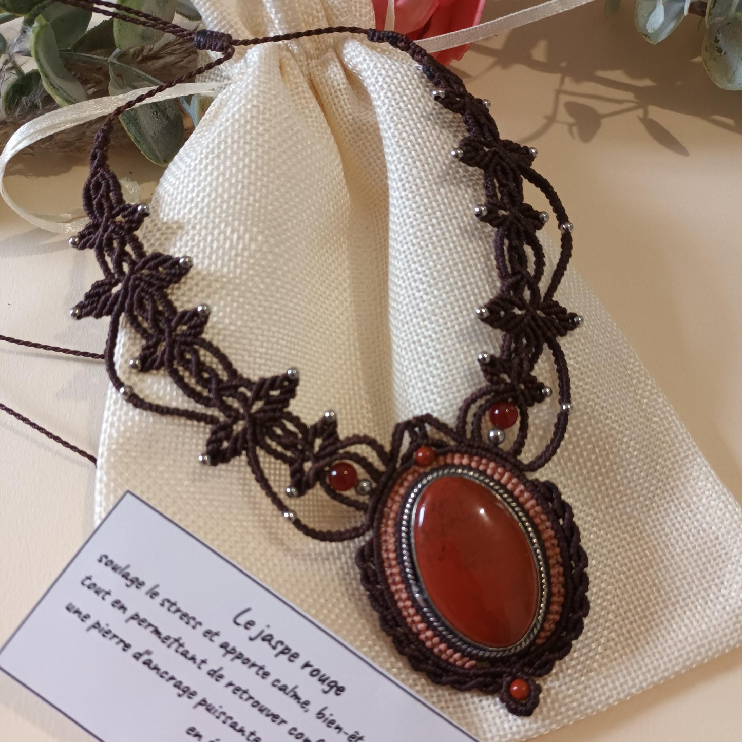 Collier micro‑macramé jaspe rouge et cornaline – pierre 3,7 × 2,3 cm