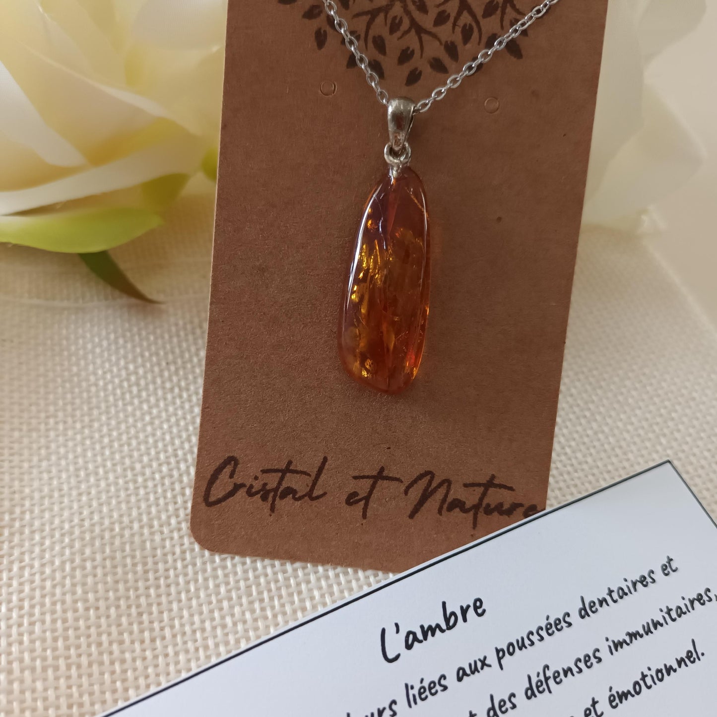 Pendentif ambre naturelle – 3 × 1,2 cm – chaîne acier inox argenté