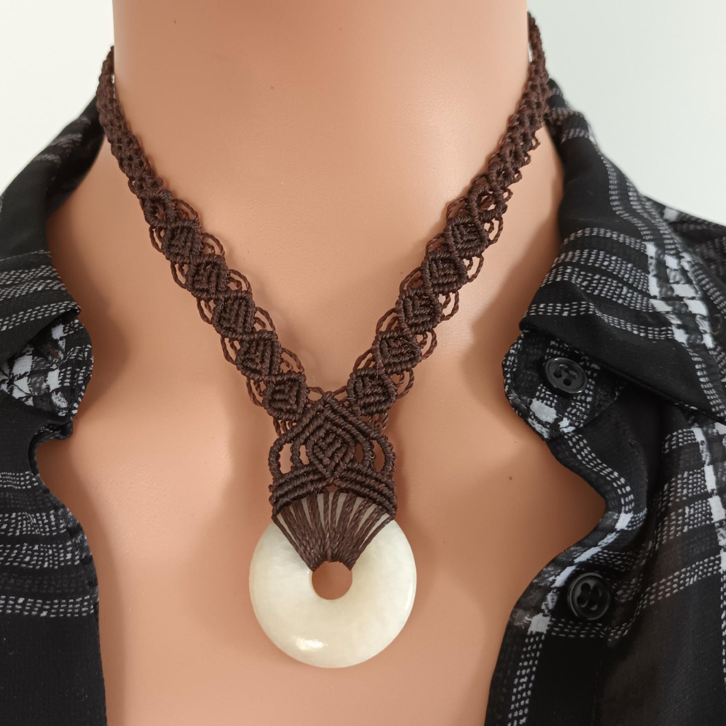 Collier donut calcite jaune 3 cm – micro‑macramé - réglable