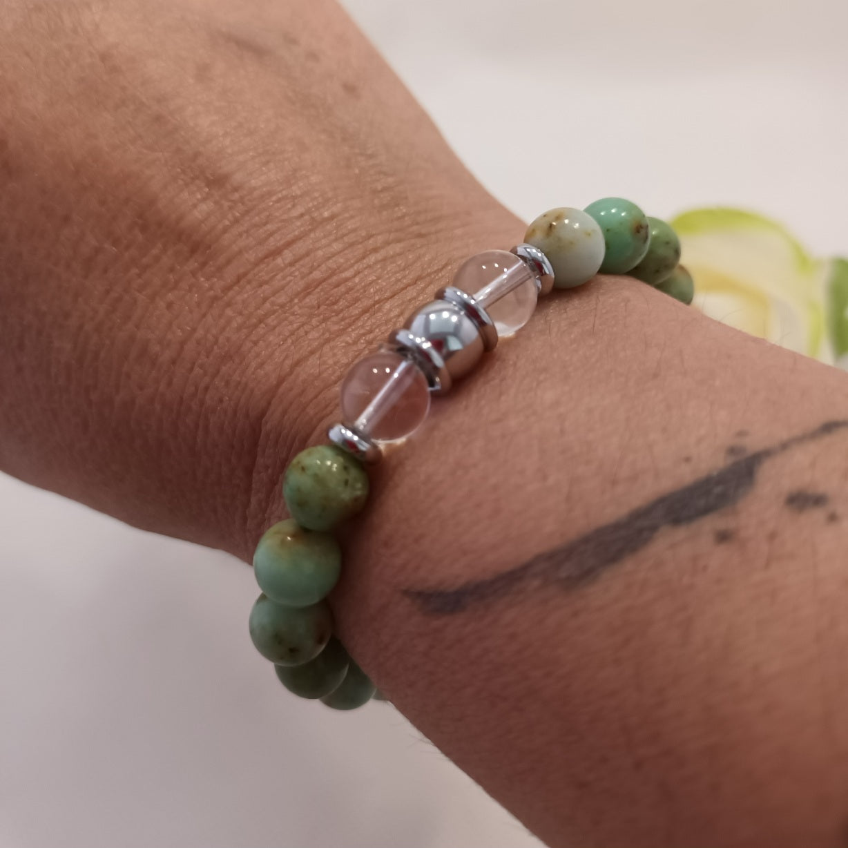 Bracelet turquoise de Mongolie & cristal de roche 8 mm - perles acier inox - élastique 15 cm