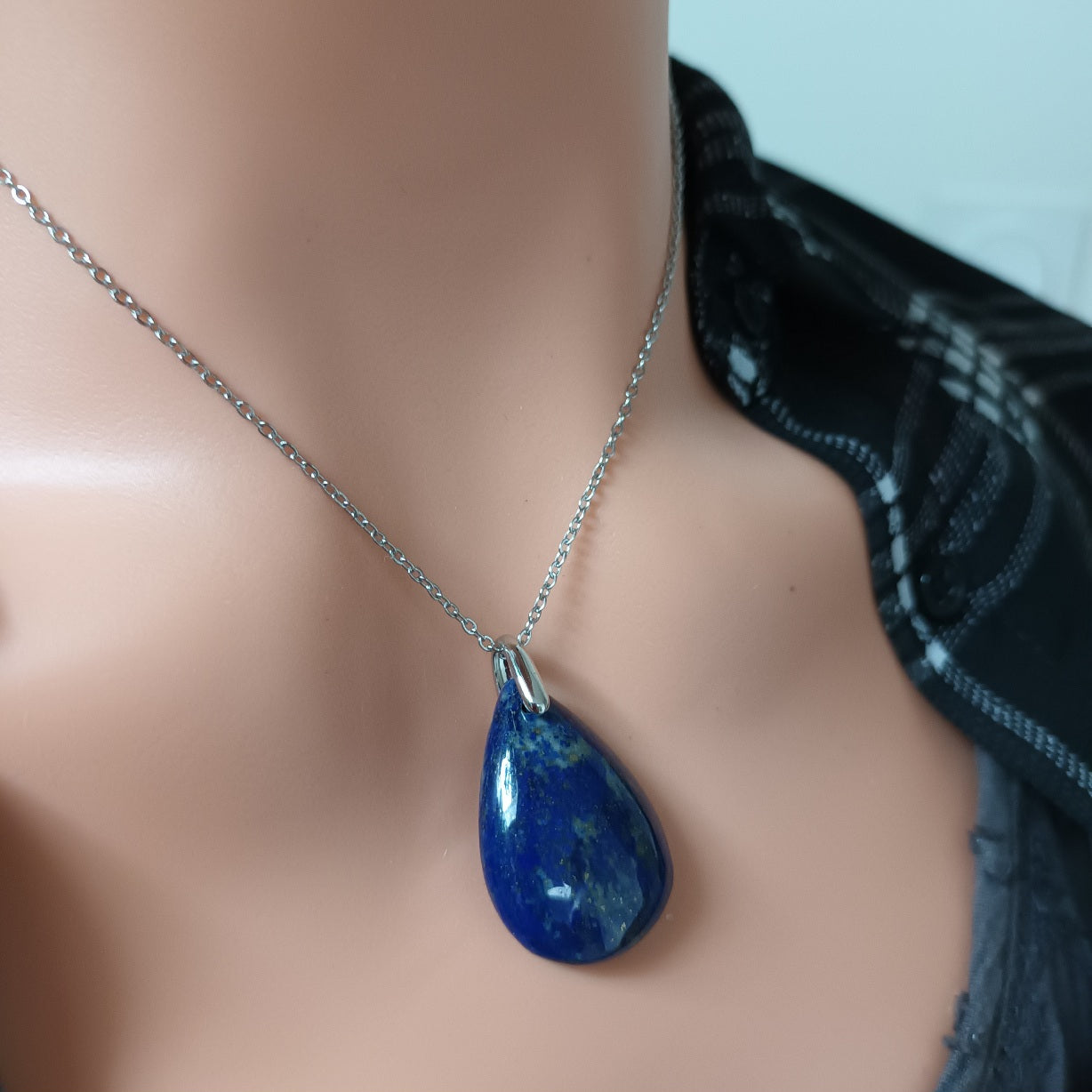 Pendentif lapis‑lazuli - 2,8 × 2 cm - chaîne acier inox argent