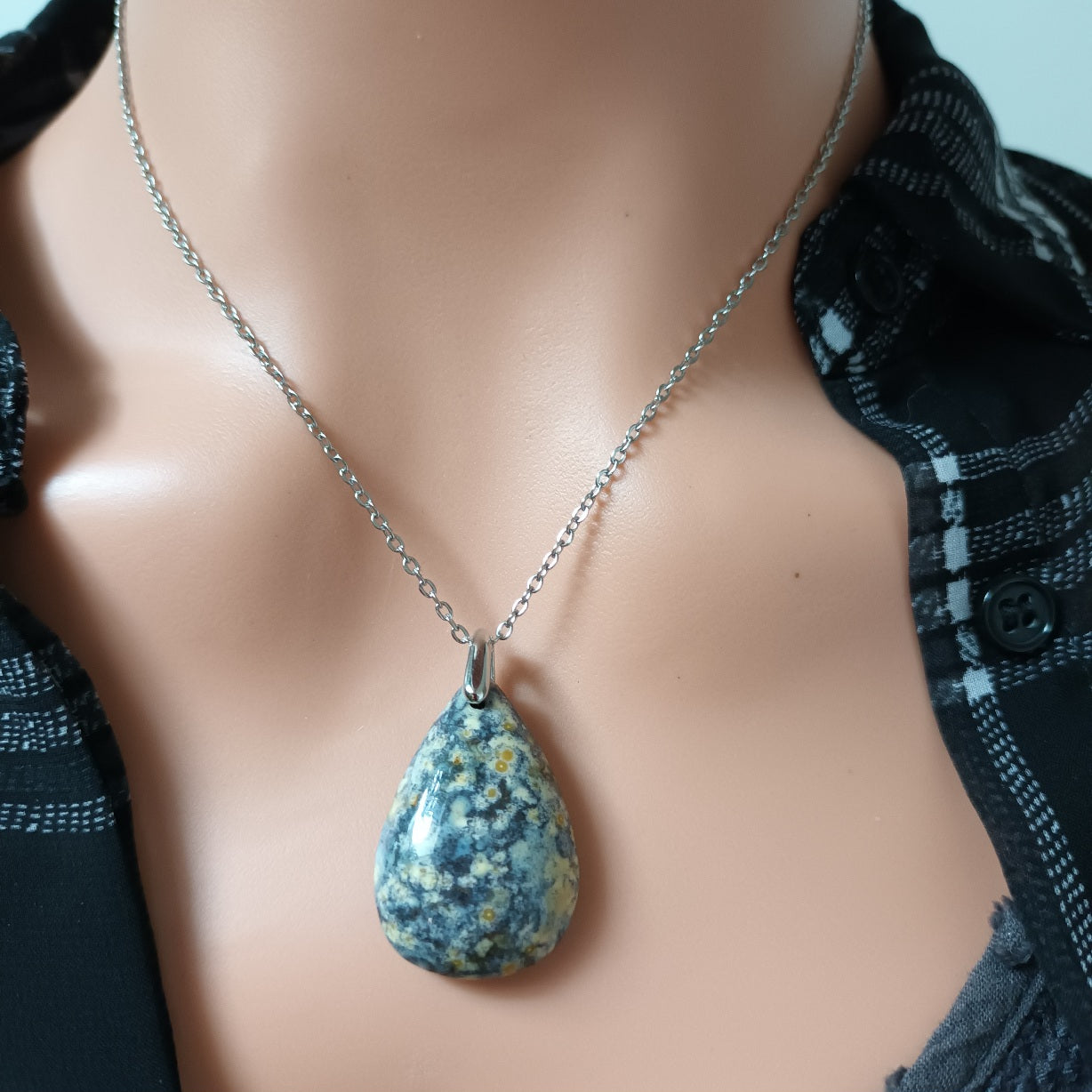 Pendentif agate océan 3 × 1,9 cm - chaîne acier inox argent