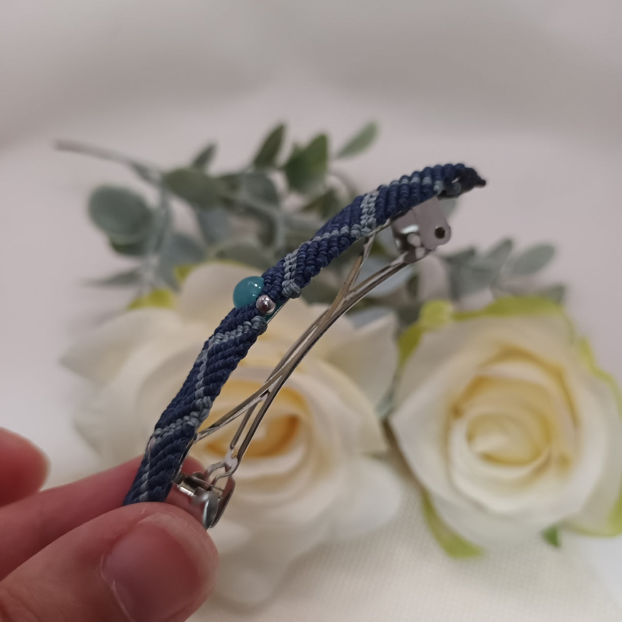 Barrette micro‑macramé & amazonite du Pérou
