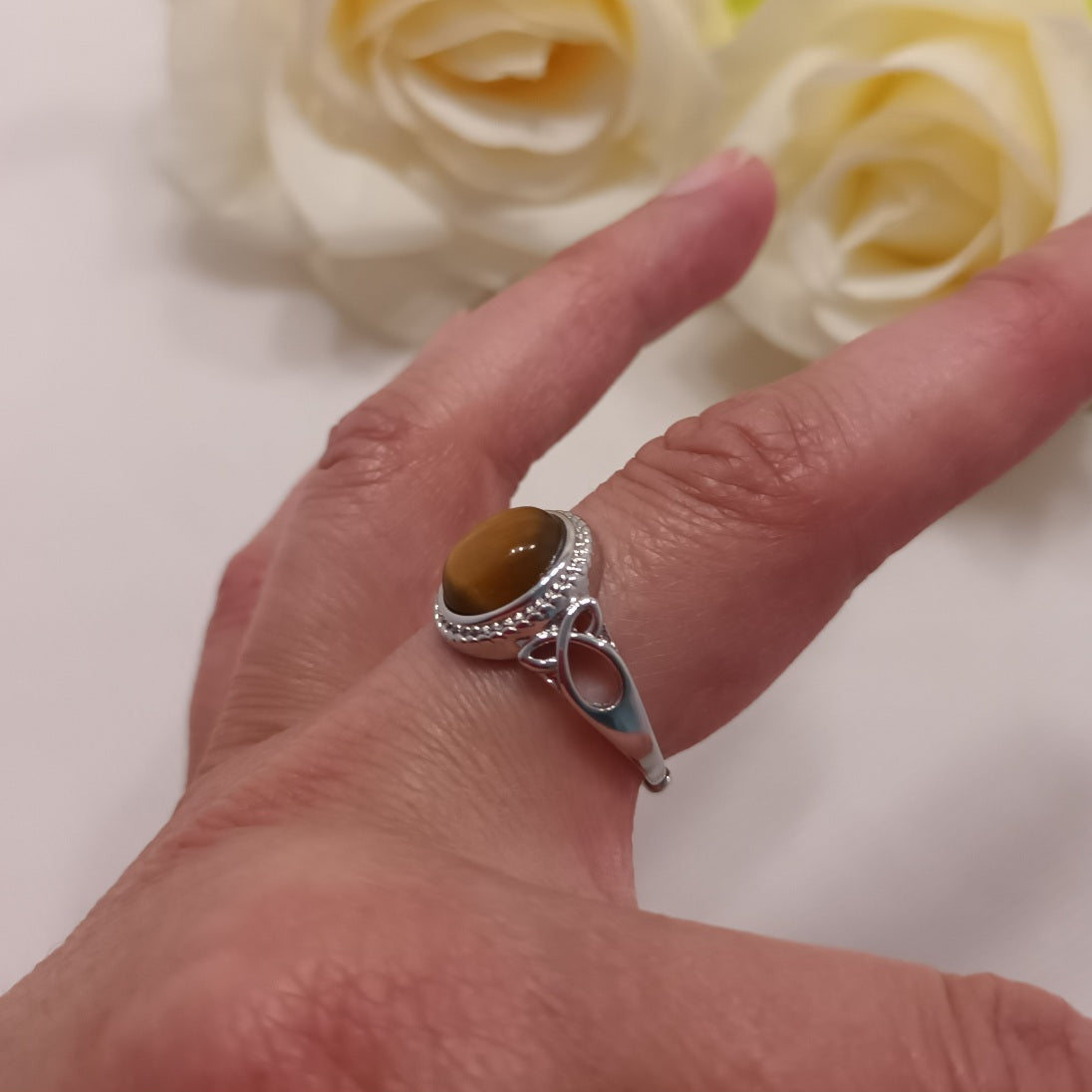 Bague réglable œil de tigre - pierre ovale - laiton rhodié