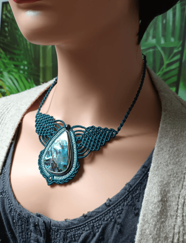 Collier en abalone shell