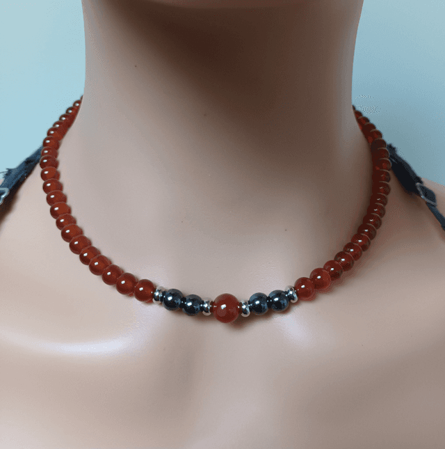 Collier en cornaline et hématite 