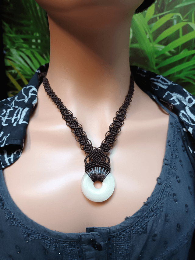 Collier donut en calcite jaune