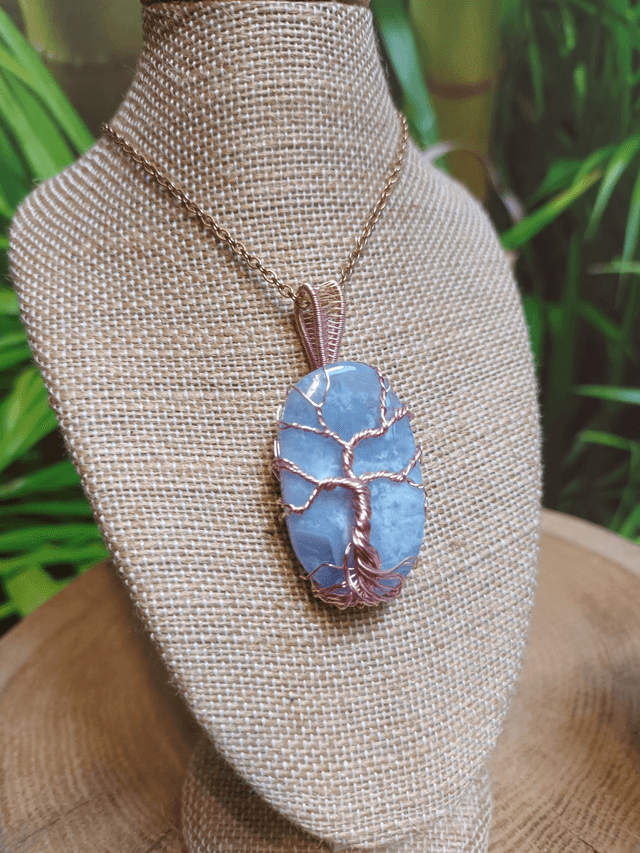 Pendentif Arbre de Vie en calcédoine bleue