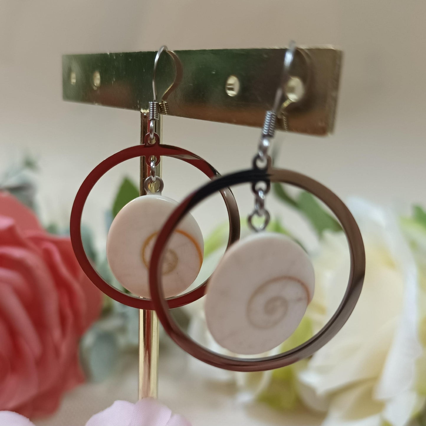 Boucles d’oreilles œil de Sainte‑Lucie - acier inox argent - 4,3 × 3 cm