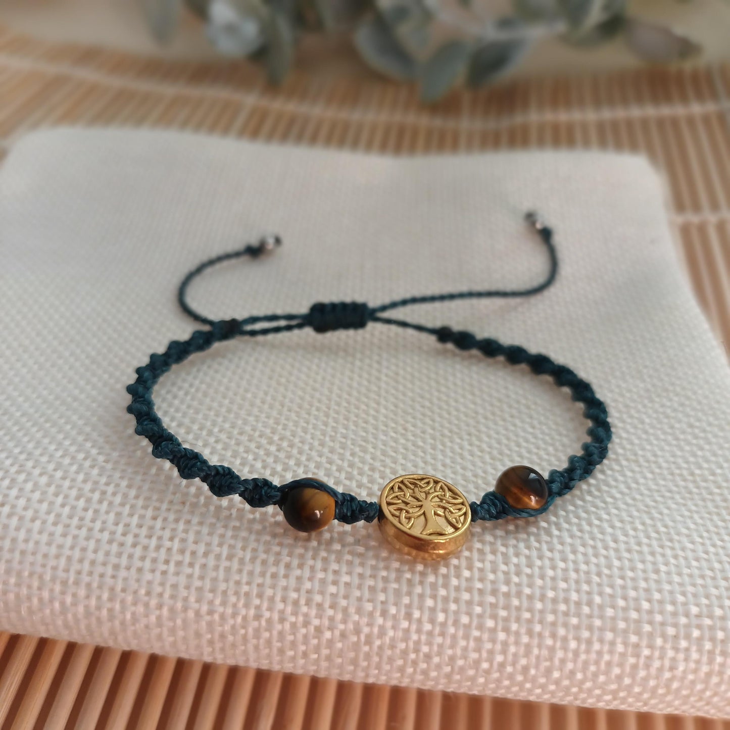 Bracelet micro‑macramé arbre de vie doré – œil de tigre – ajustable