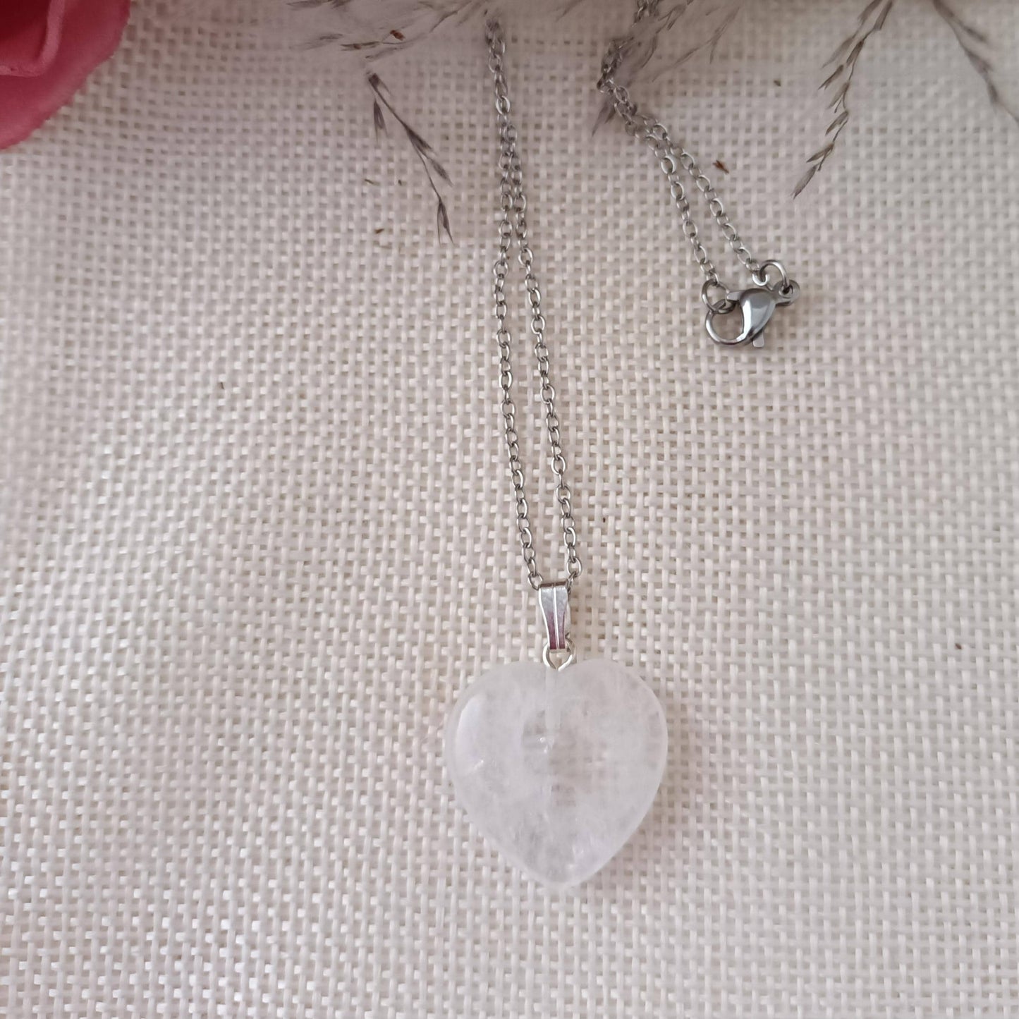 Pendentif cœur cristal de roche 2 × 2 cm - chaîne acier inox argent