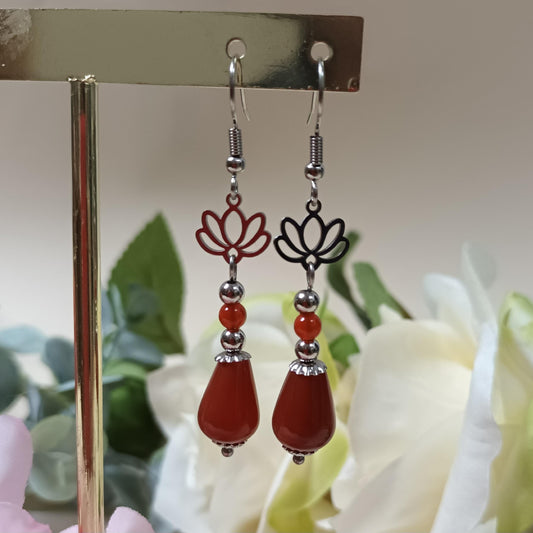 Boucles d’oreilles cornaline – lotus acier inox argent – 6 × 1 cm