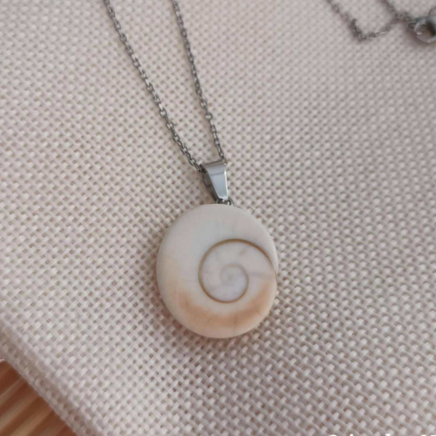 Pendentif œil de Sainte‑Lucie – porte‑bonheur naturel – acier inoxydable argenté
