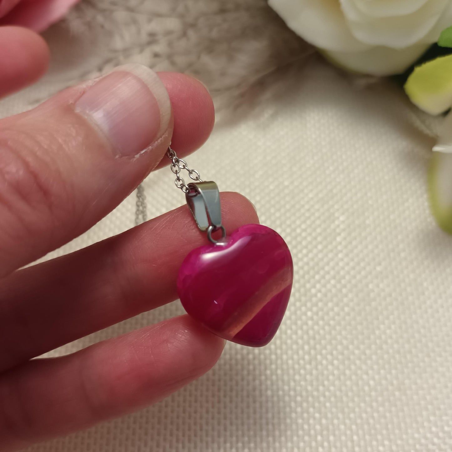 Pendentif cœur agate rose 2 × 2 cm - chaîne acier inox argent