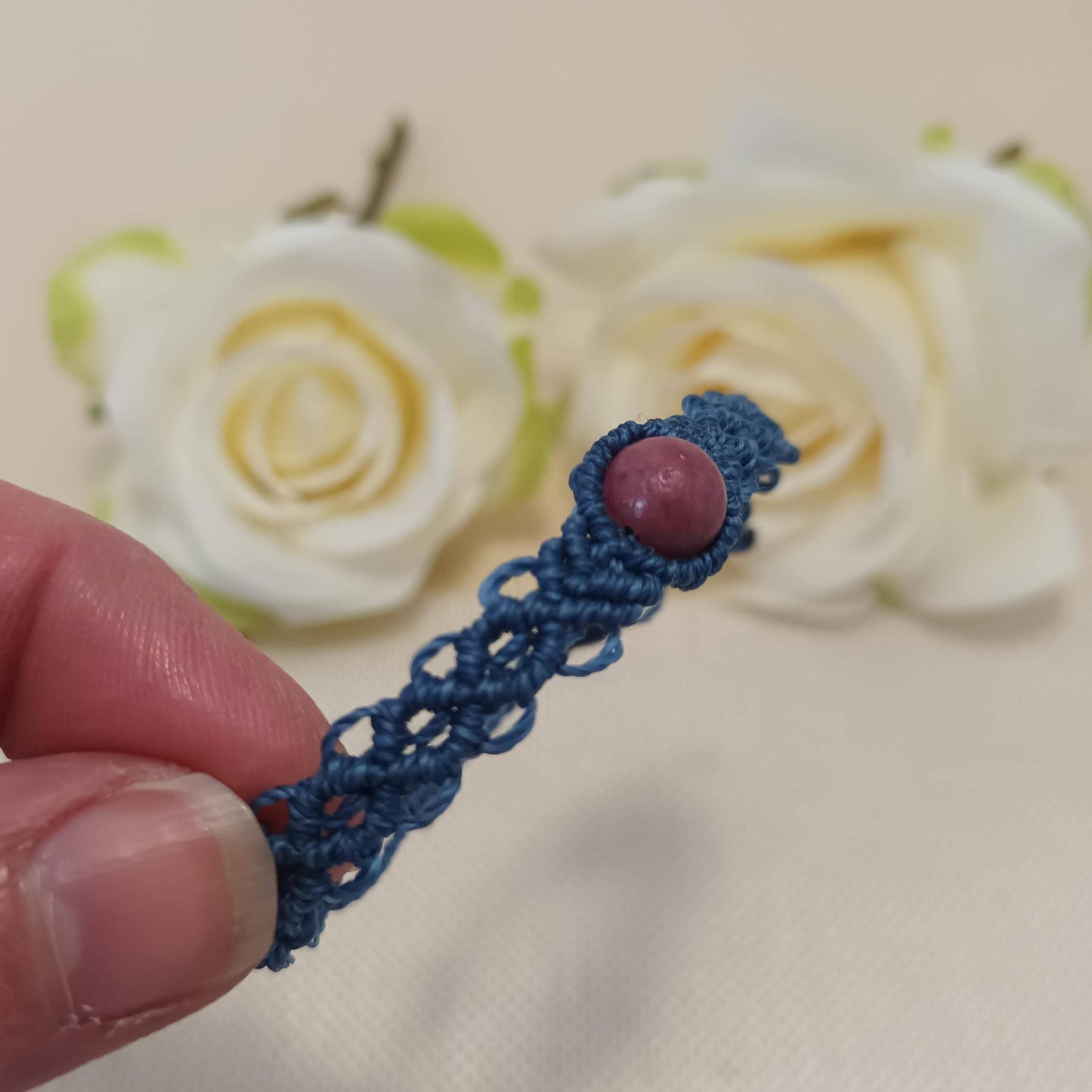 Bracelet rhodonite - micro-macramé - réglable