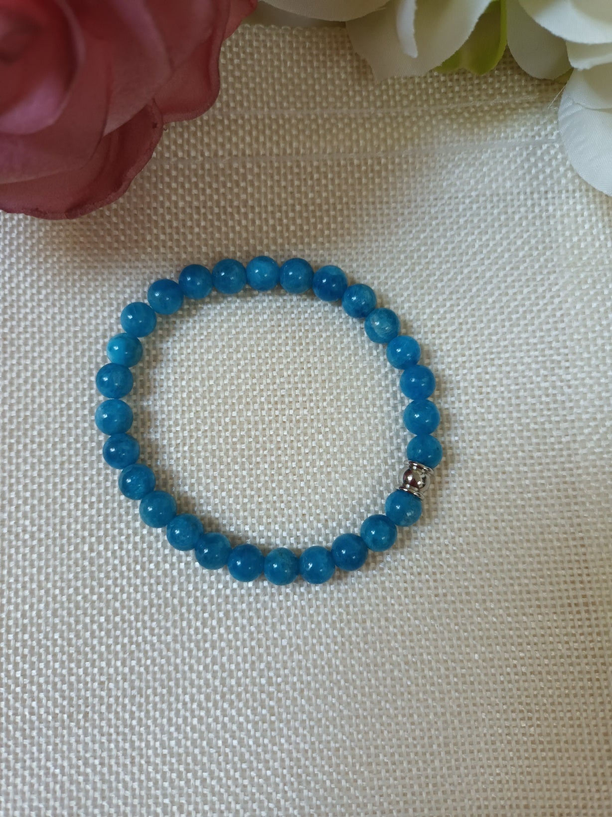 Bracelet apatite bleue 6 mm - perle acier inox- élastique 15.5cm