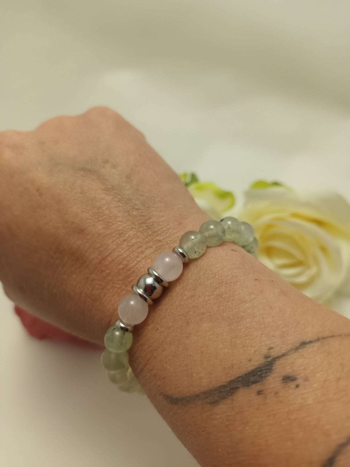 Bracelet préhnite et quartz rose 8 mm - perles acier inox - élastique 15 cm