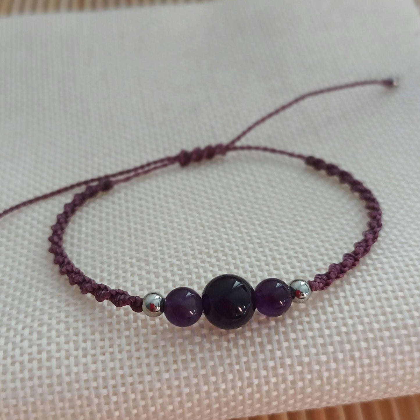 Bracelet micro‑macramé améthyste – perles 8 mm et 6 mm – ajustable