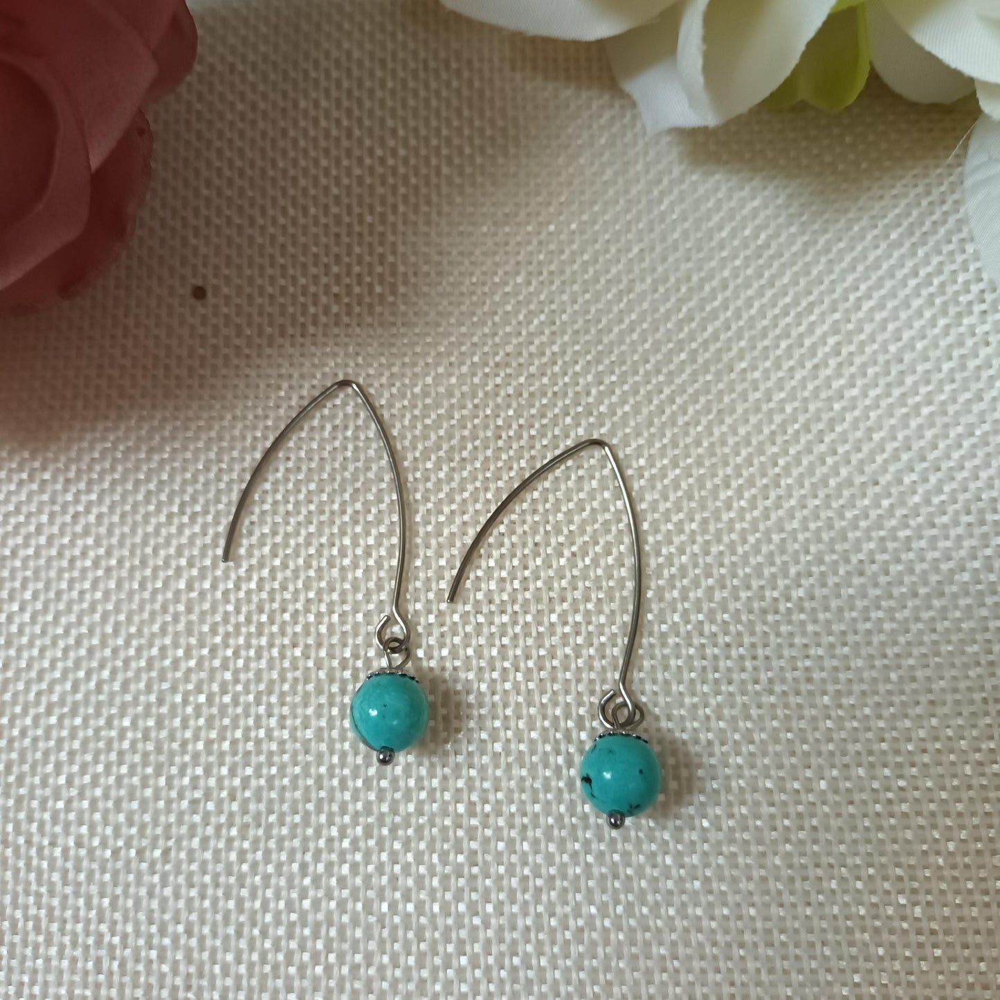 Boucles d’oreilles turquoise et acier inox - 4,5 × 0,8 cm