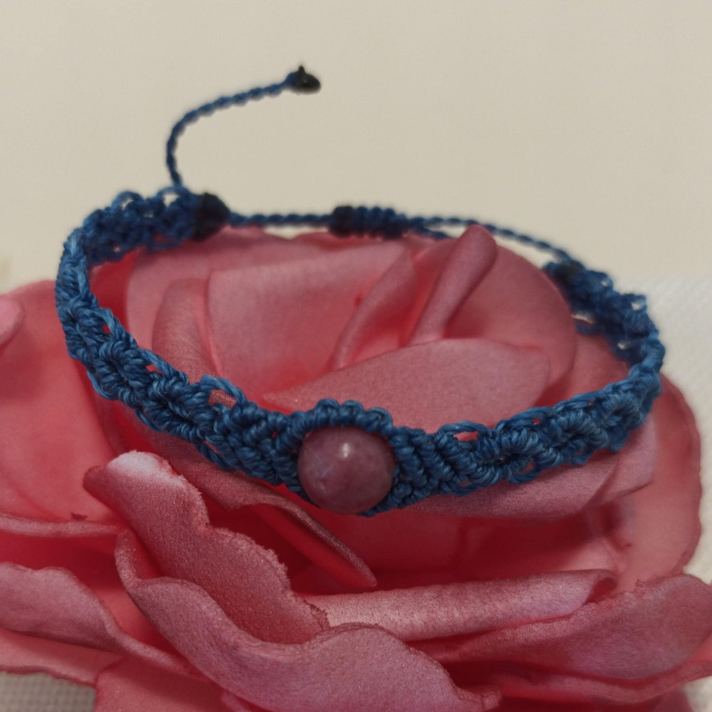 Bracelet rhodonite - micro-macramé - réglable
