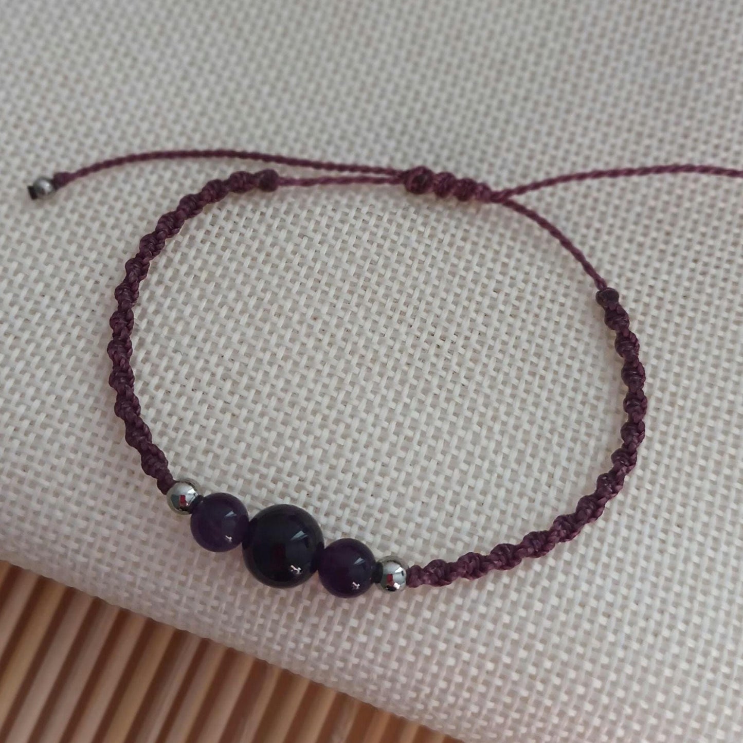 Bracelet micro‑macramé améthyste – perles 8 mm et 6 mm – ajustable
