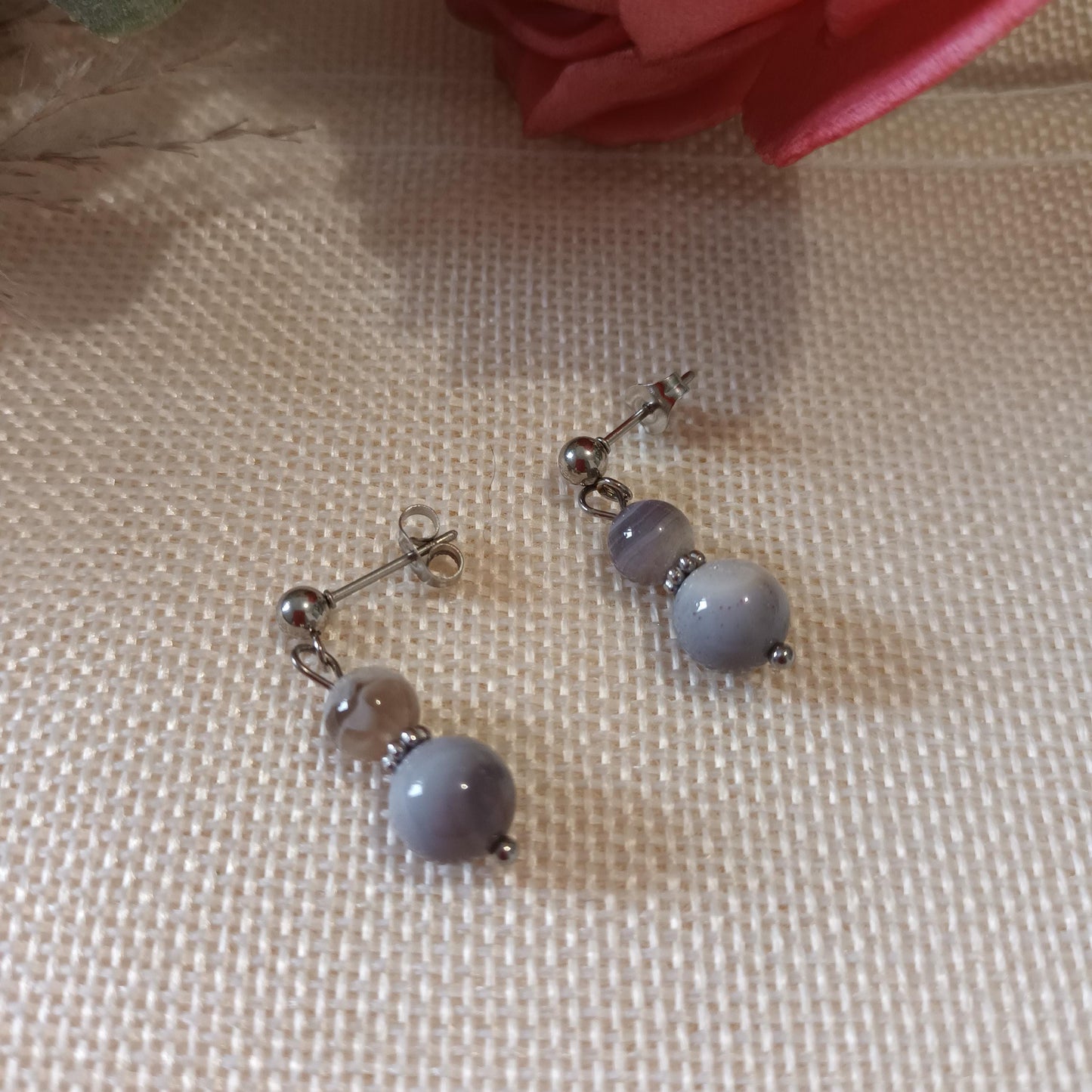 Boucles d’oreilles agate Botswana – acier inox argent – 2,8 × 0,8 cm