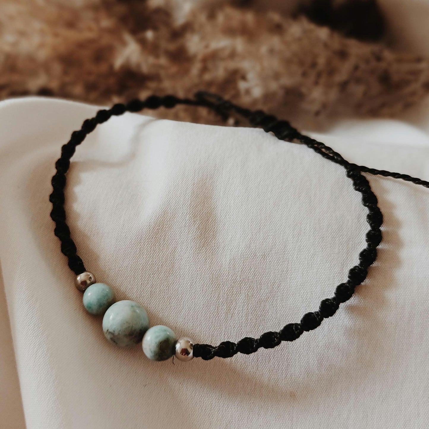 Bracelet micro‑macramé larimar – perles 8 mm et 6 mm – ajustable