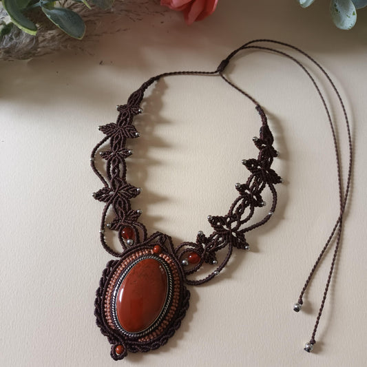 Collier micro‑macramé jaspe rouge et cornaline – pierre 3,7 × 2,3 cm