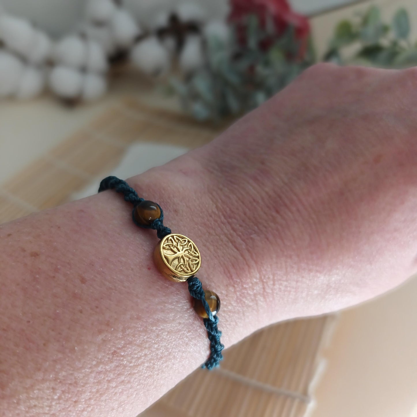 Bracelet micro‑macramé arbre de vie doré – œil de tigre – ajustable