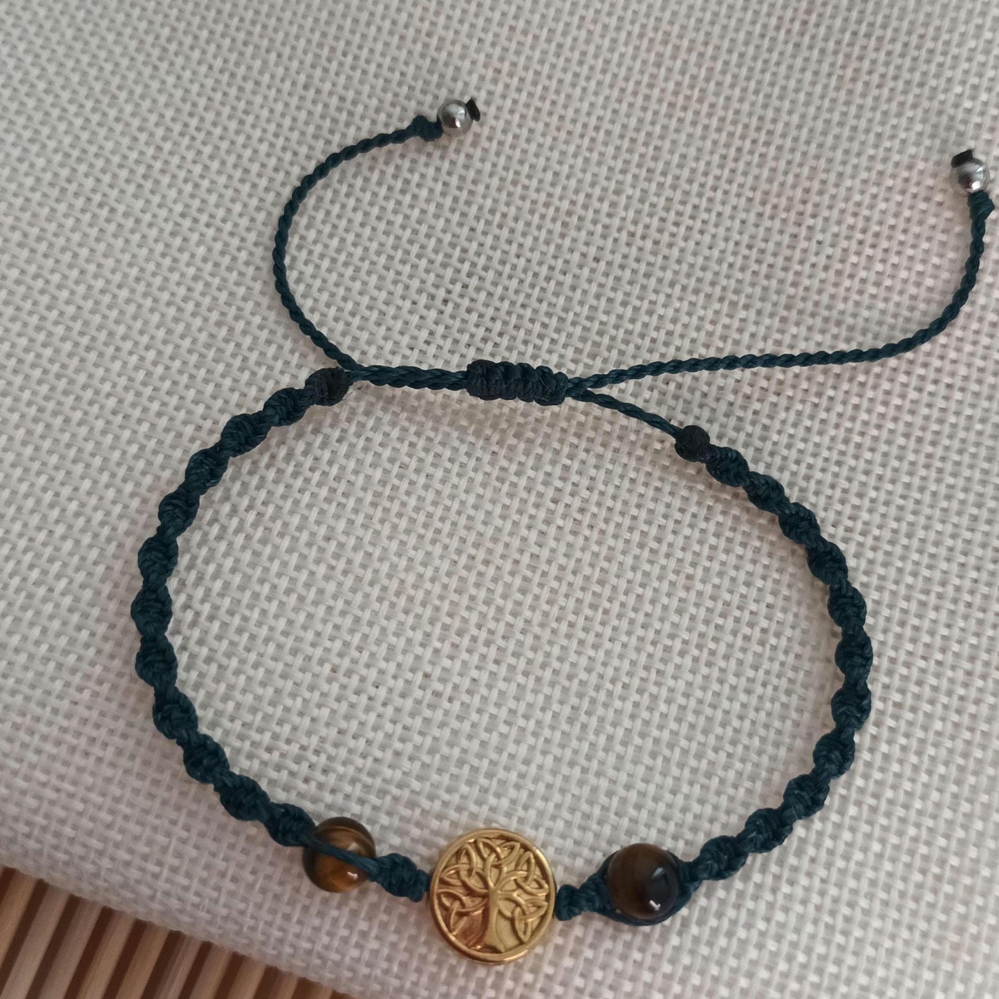 Bracelet micro‑macramé arbre de vie doré – œil de tigre – ajustable