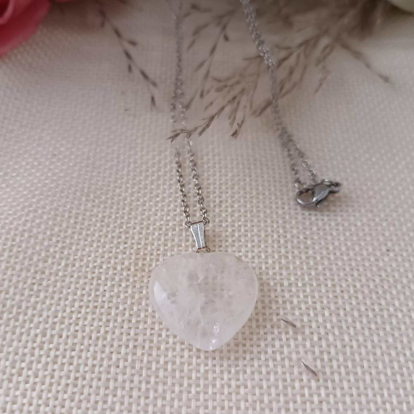 Pendentif cœur cristal de roche 2 × 2 cm - chaîne acier inox argent