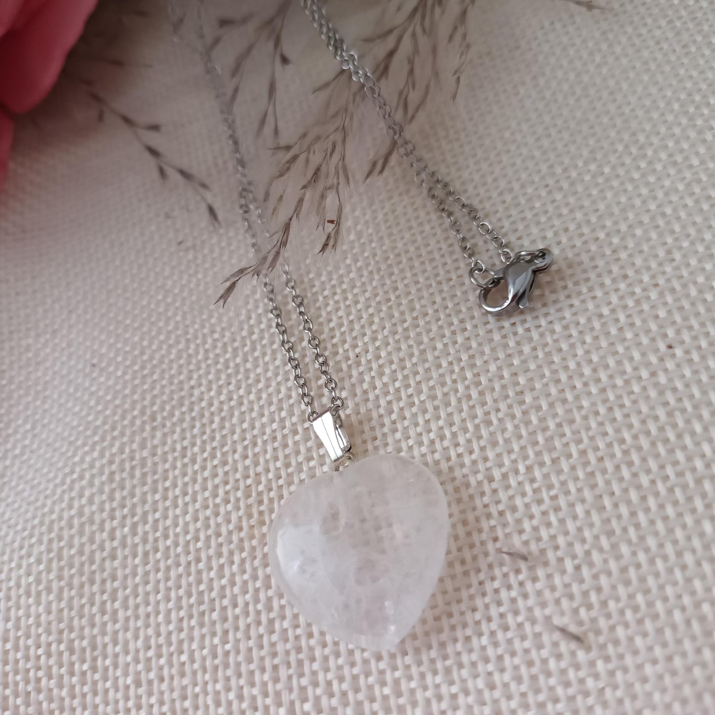 Pendentif cœur cristal de roche 2 × 2 cm - chaîne acier inox argent