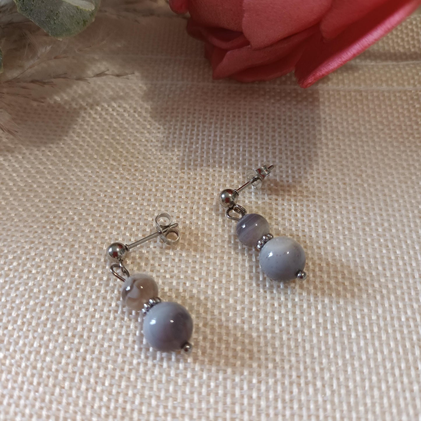 Boucles d’oreilles agate Botswana – acier inox argent – 2,8 × 0,8 cm