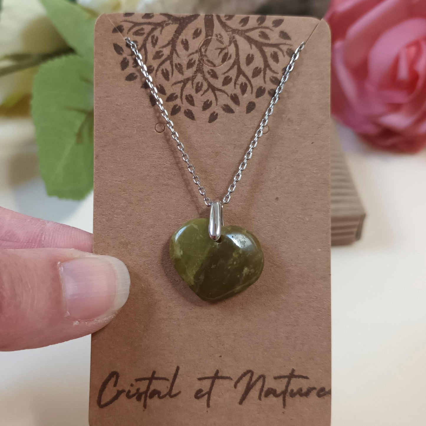 Pendentif cœur opale verte – chaîne acier inox argenté – 1,8 × 2 cm