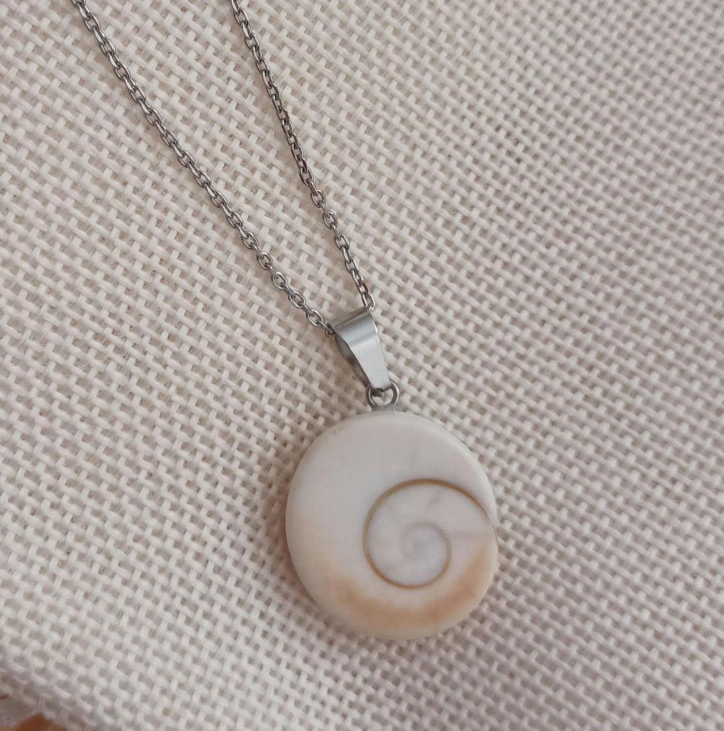 Pendentif œil de Sainte‑Lucie – porte‑bonheur naturel – acier inoxydable argenté