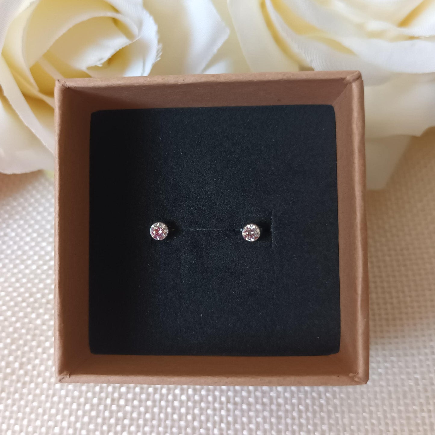 Clous d’oreilles acier inox argent 3 mm - oxyde de zirconium