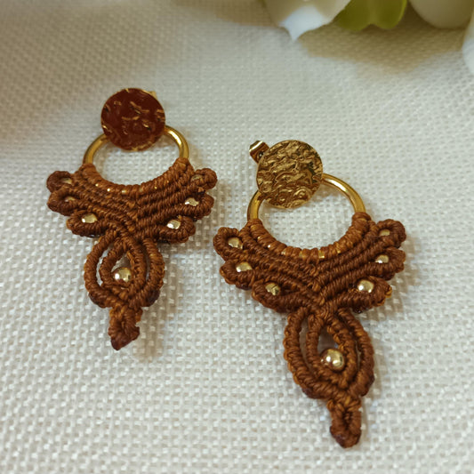 Boucles d’oreilles micro‑macramé - acier inox or - 6 × 3,2 cm