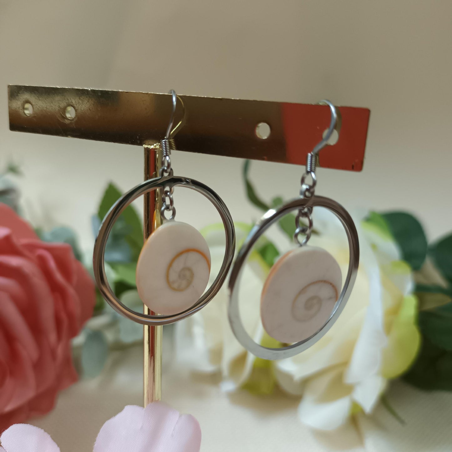 Boucles d’oreilles œil de Sainte‑Lucie - acier inox argent - 4,3 × 3 cm