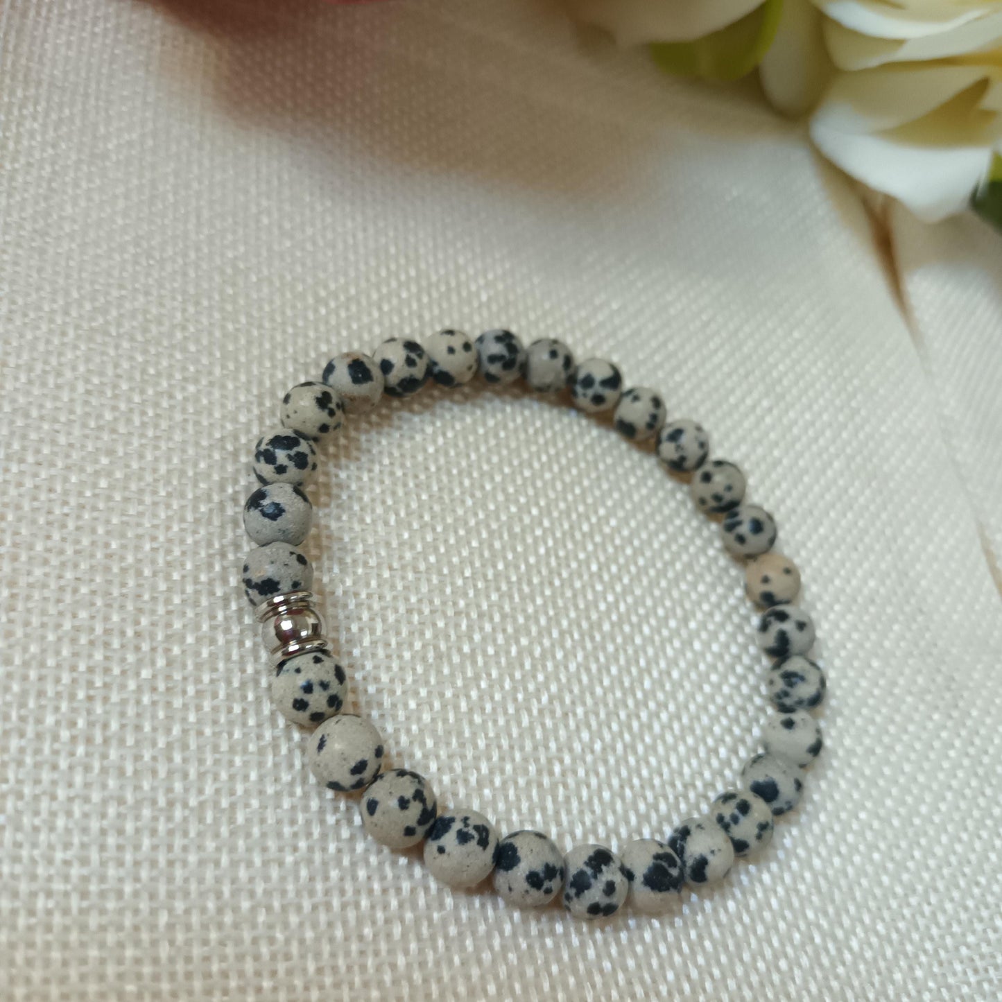 Bracelet jaspe dalmatien – perles 6 mm – élastique