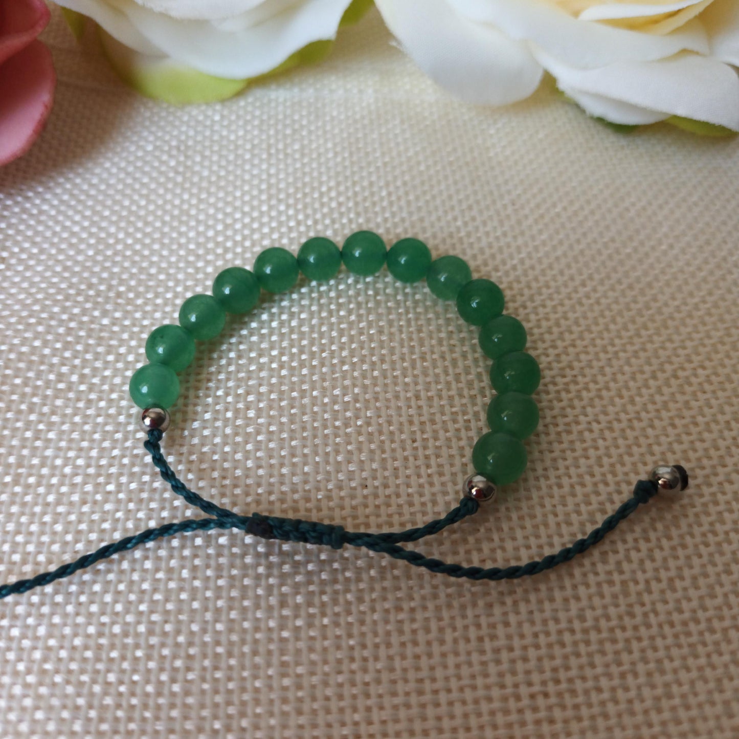 Bracelet enfant aventurine verte – perles 6 mm – macramé réglable
