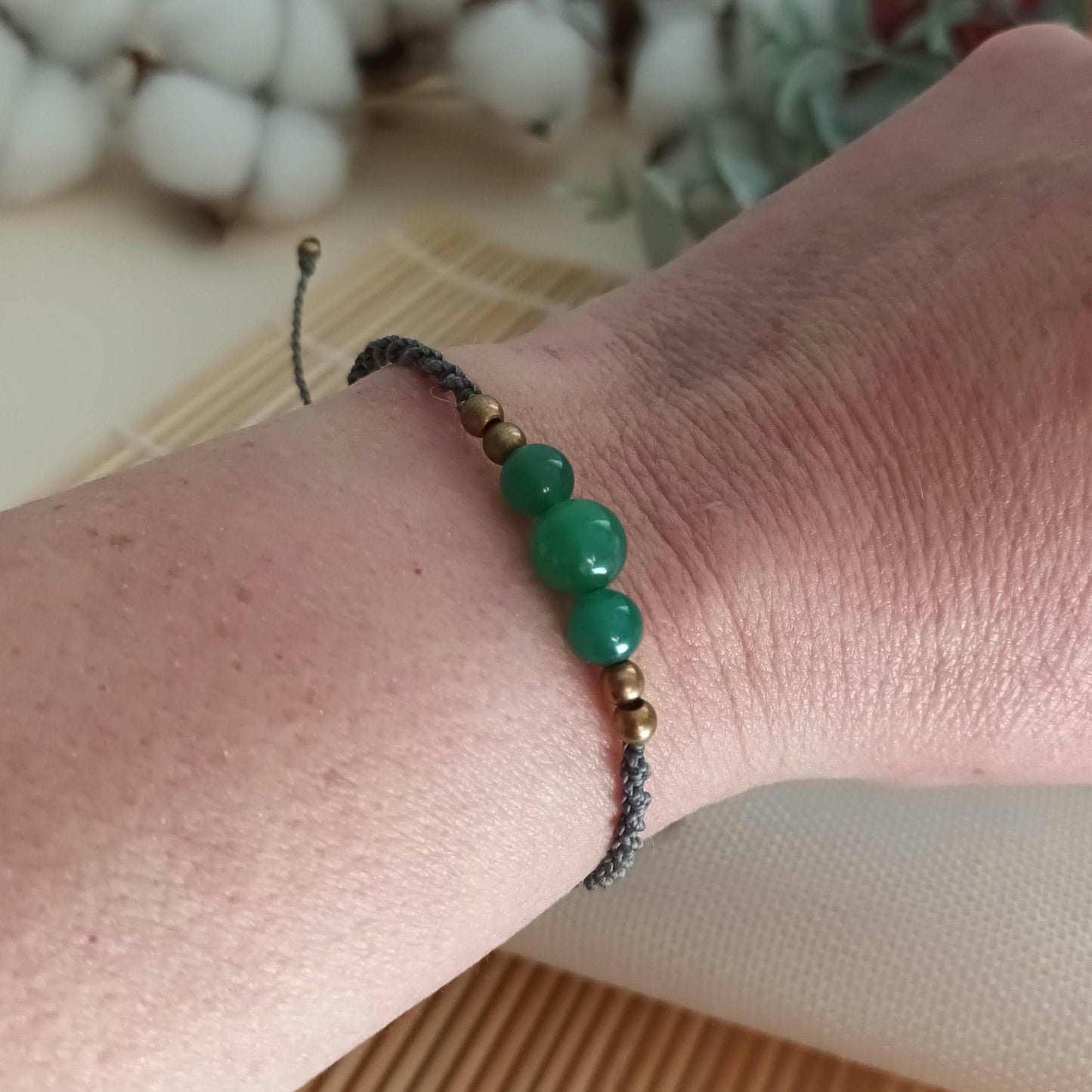 Bracelet micro‑macramé réglable – aventurine verte et laiton