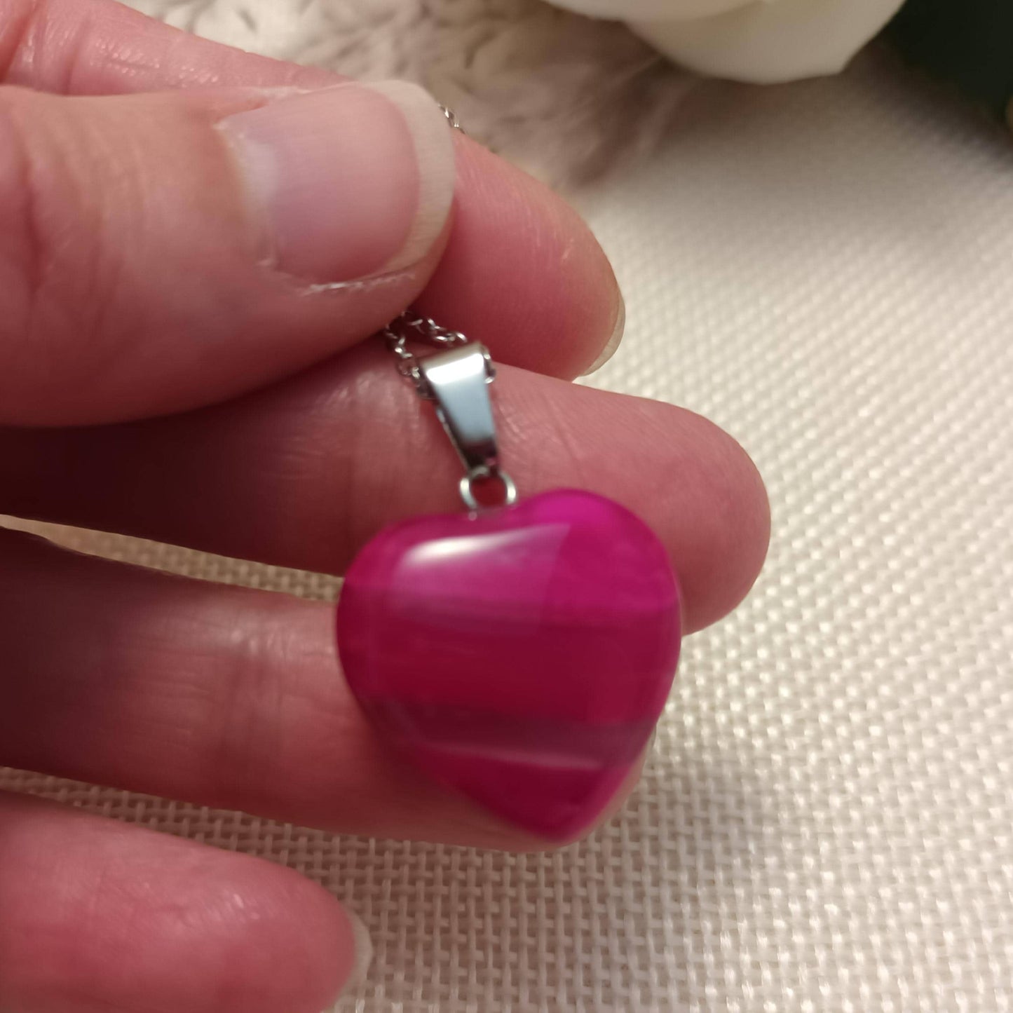 Pendentif cœur agate rose 2 × 2 cm - chaîne acier inox argent
