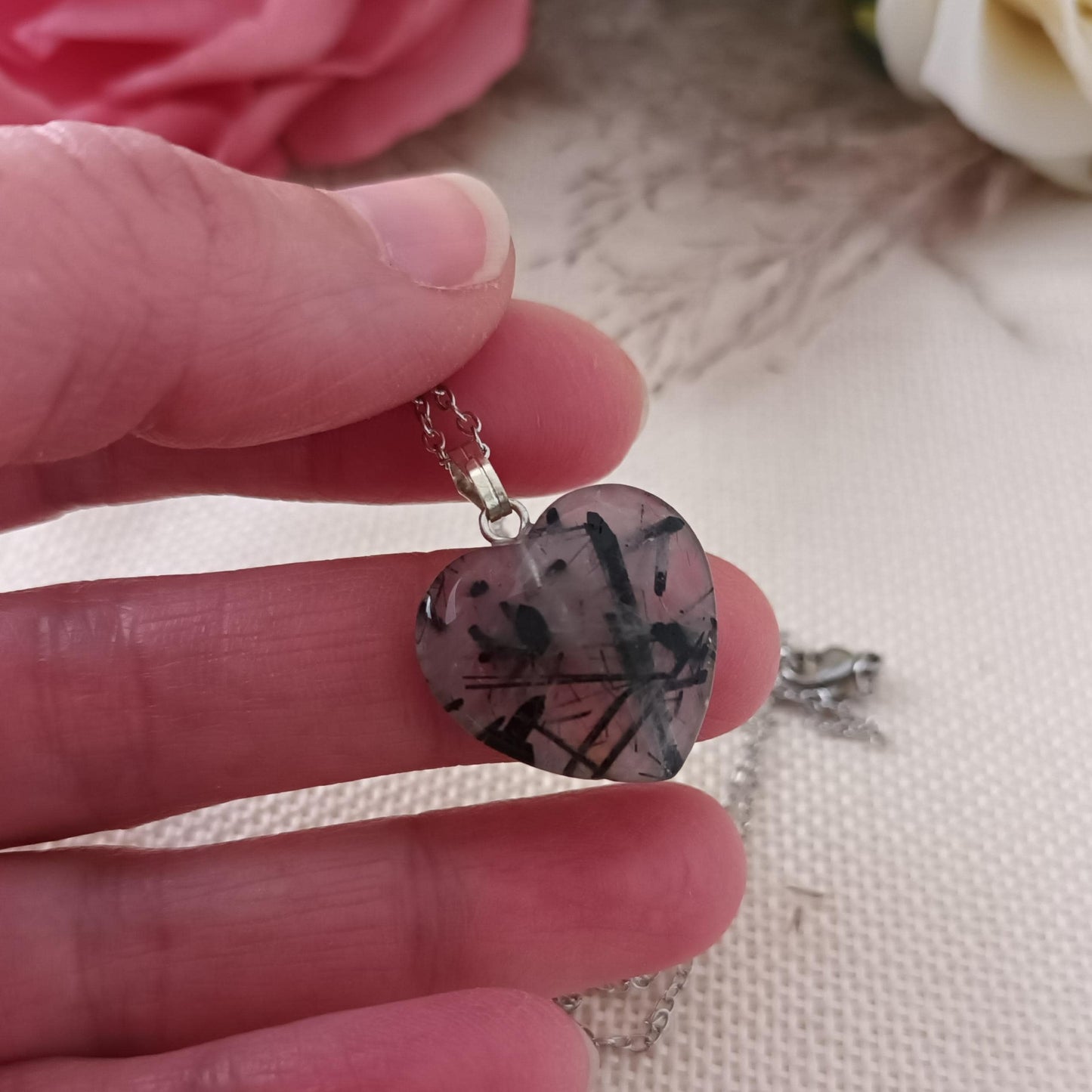 Pendentif cœur quartz tourmaline 2 × 2 cm - chaîne acier inox argent