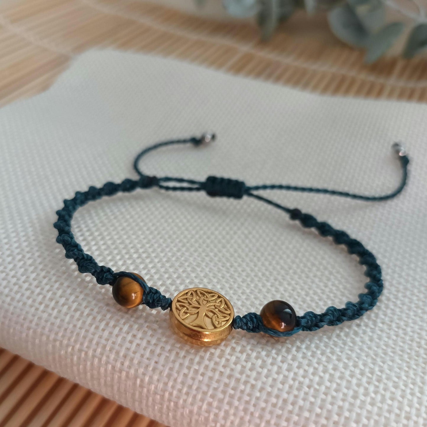Bracelet micro‑macramé arbre de vie doré – œil de tigre – ajustable