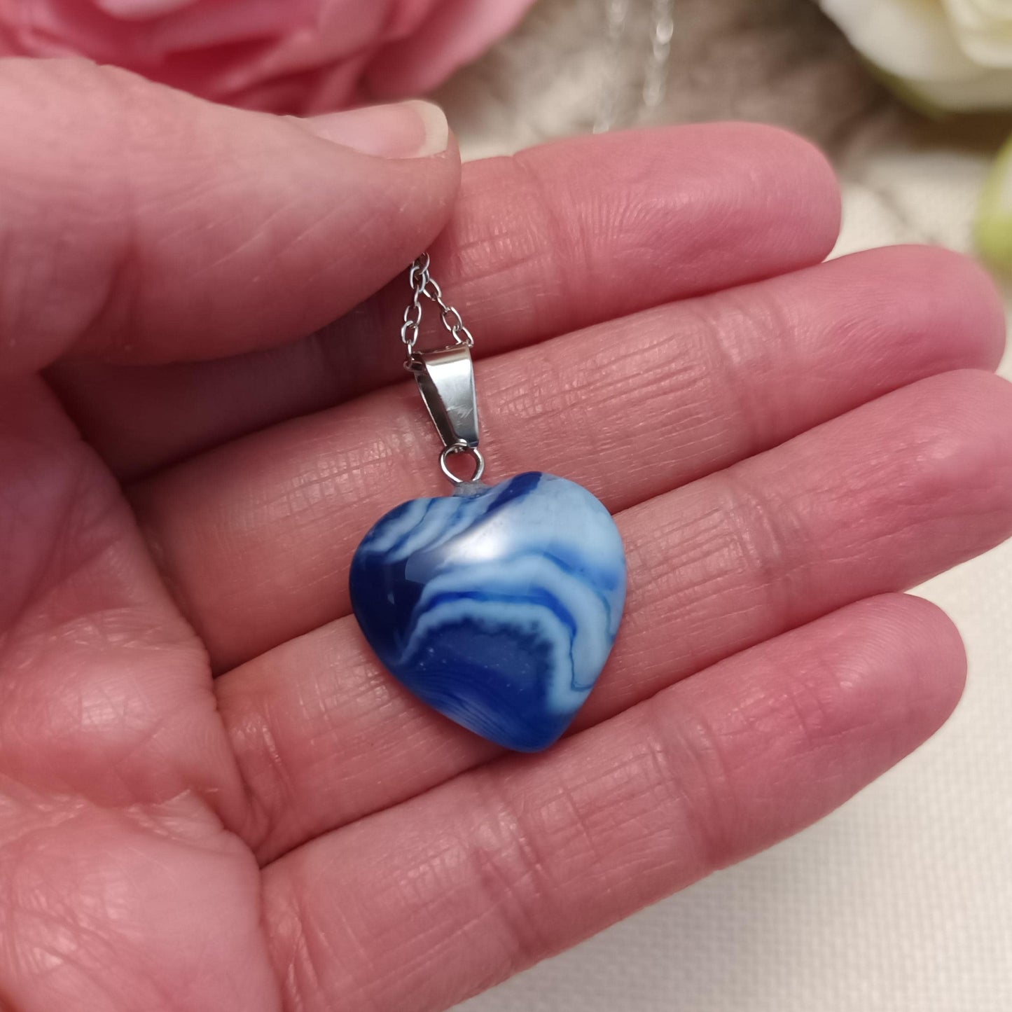 Pendentif cœur agate bleu 2 × 2 cm - chaîne acier inox argent