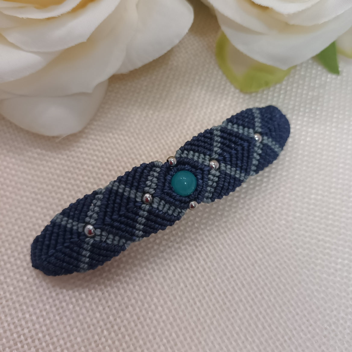 Barrette micro‑macramé & amazonite du Pérou