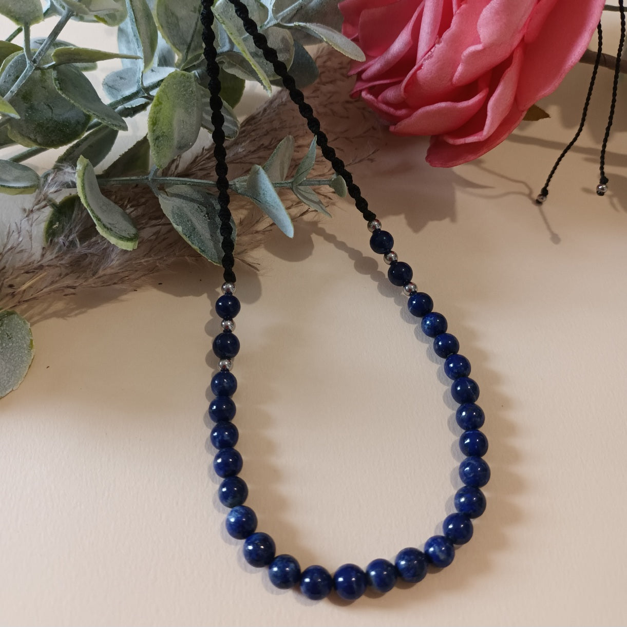 Collier lapis‑lazuli - perles 6 mm - micro‑macramé - réglable