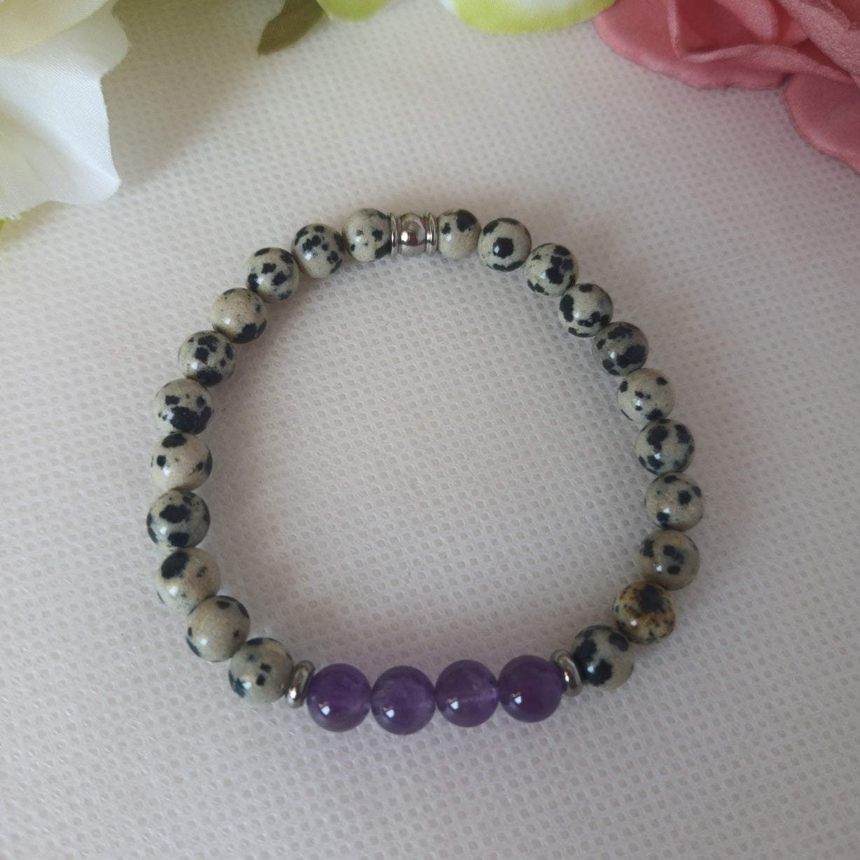 Bracelet jaspe dalmatien et améthyste 6 mm - perles acier inox  élastique 16 cm