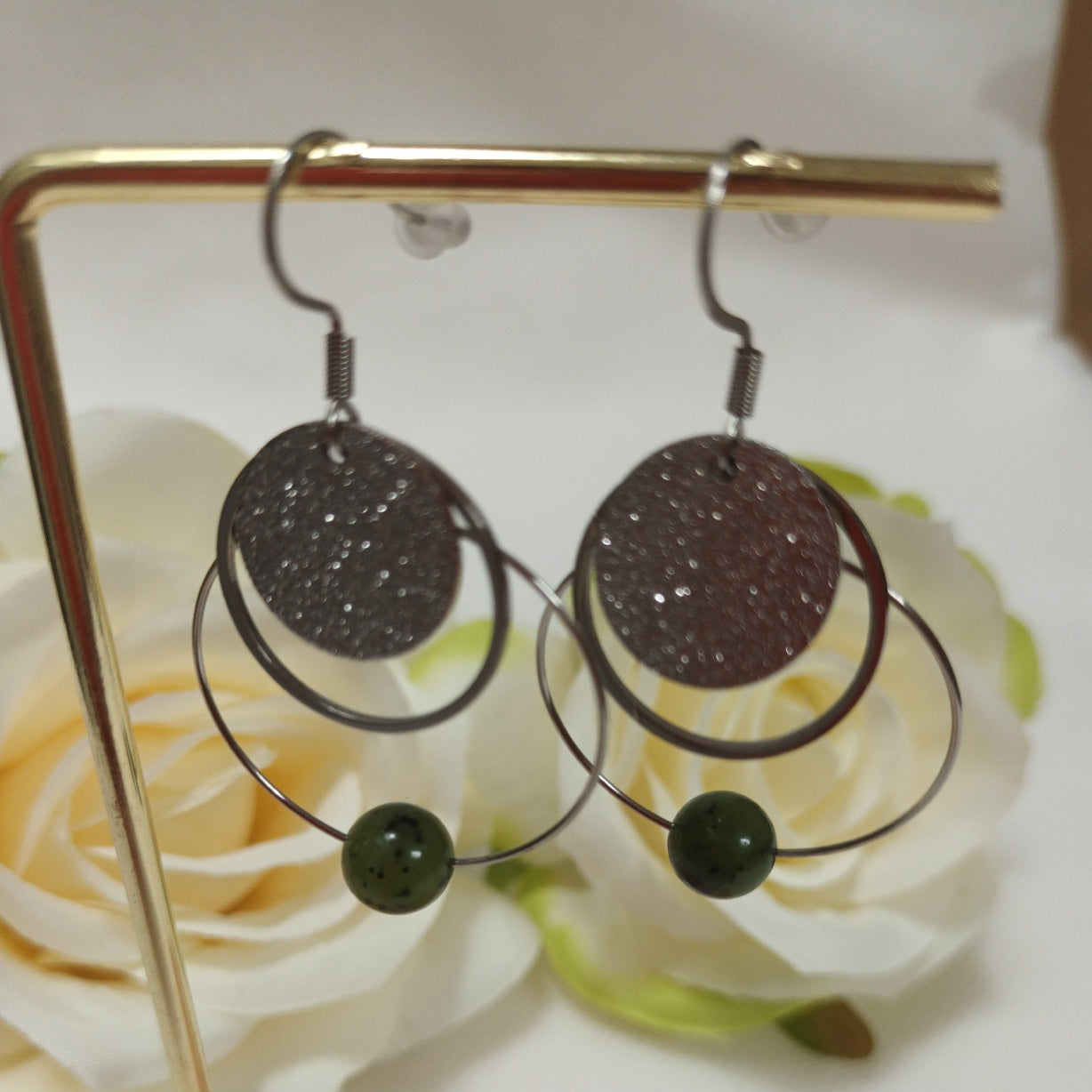 Boucles d’oreilles jade néphrite - acier inoxydable - 5,4 × 3 cm