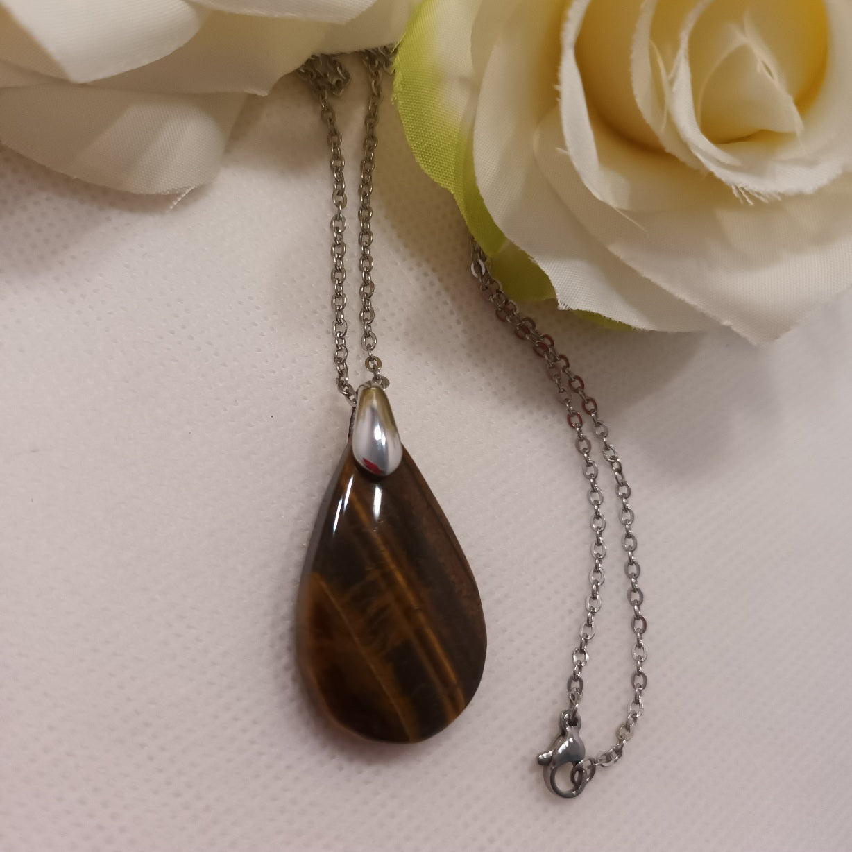 Pendentif œil de tigre - 4 × 2,7 cm - chaîne acier inox argenté